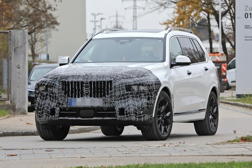 2022 BMW X7 Facelift Spy Photos