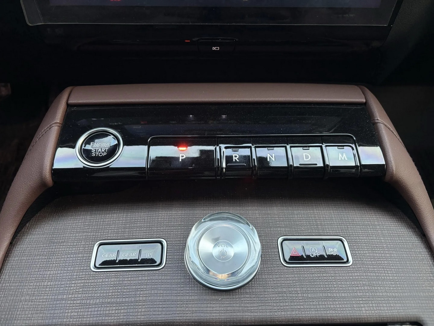 Armored 2025 Lincoln Navigator L (13)